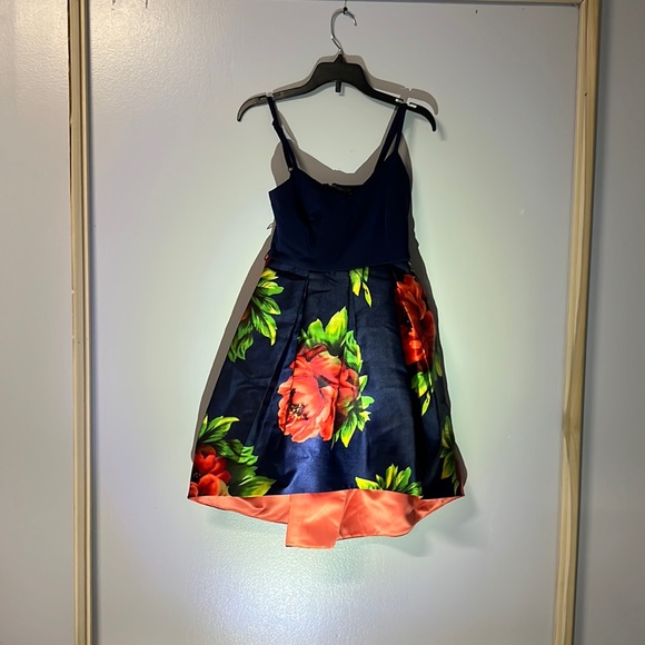Girl’s dress for 6-8 years. Used once and in immaculate condition. - Picture 1 of 1